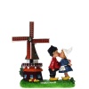Kussend paar en molen  / Dutch kissing couple  and windmill (8cm)