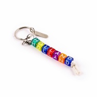 Sleutelhanger met vierkante kralen die het woord Holland spellen. Totale lengte is 9cm
Key ring with square shaped beads with the letters H o l l a n d. Total length is 9 cm