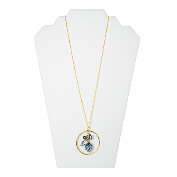 Ketting goudkleurig ring met bedels/Necklace gold-coloured ring with charms