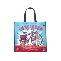 Medium boodschappen tas met Amsterdam Vintage bicycle design. Medium sized shopping bag with Amsterdam Vintage Bicycle design,.
The dimensions are 42 cm wide, 10 cm deep and 40 cm high (excluding handle).